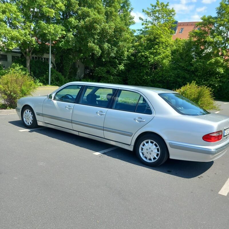 Limousine für VIP Fahrten UAbschlussball, Beerdigungen, Romantik Dinner etc.